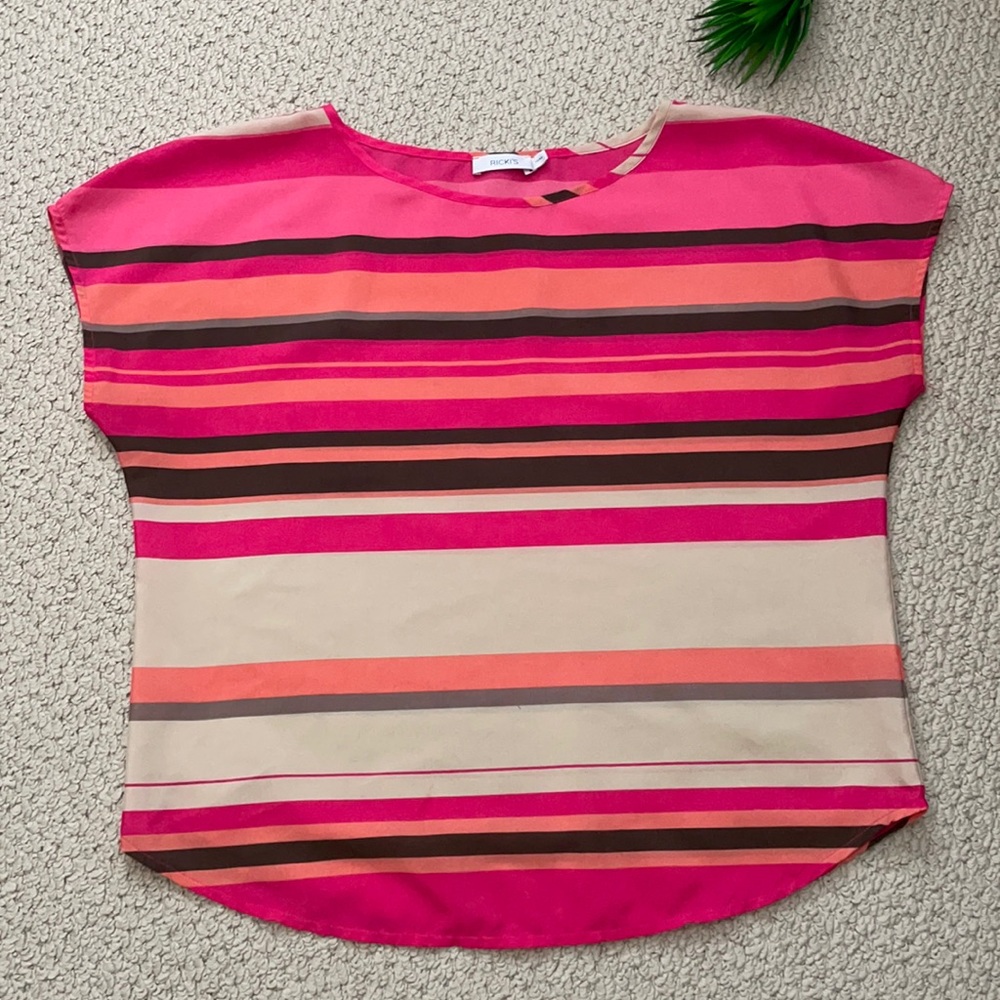 5 for $20 - Ricki’s flowy cap sleeve top